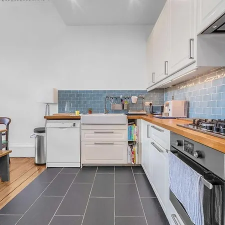 Bright And Spacious Flat Overlooking The Meadows Edinburgh Exterior photo