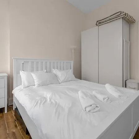 Bright And Spacious Flat Overlooking The Meadows Edinburgh Exterior photo