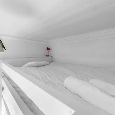 Bright And Spacious Flat Overlooking The Meadows Edinburgh Exterior photo