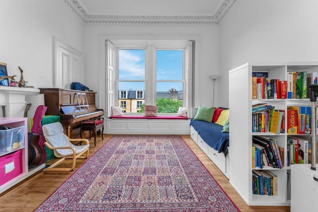 Bright And Spacious Flat Overlooking The Meadows * Эдинбург